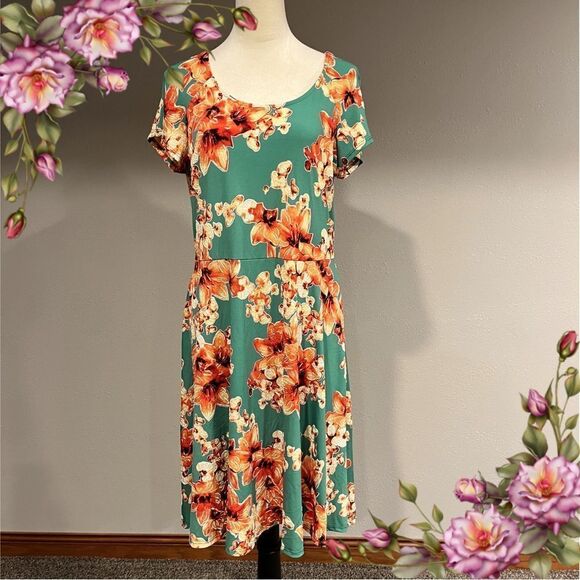 Olivia Matthews Floral Short Sleeve knee length casual dress size Large - Picture 1 of 10